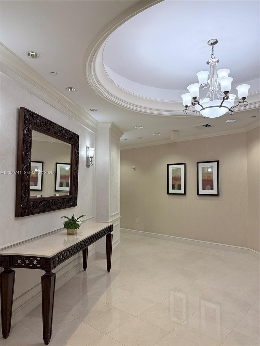 20000 E Country Club Dr # 405, Aventura, FL 33180 photo 2