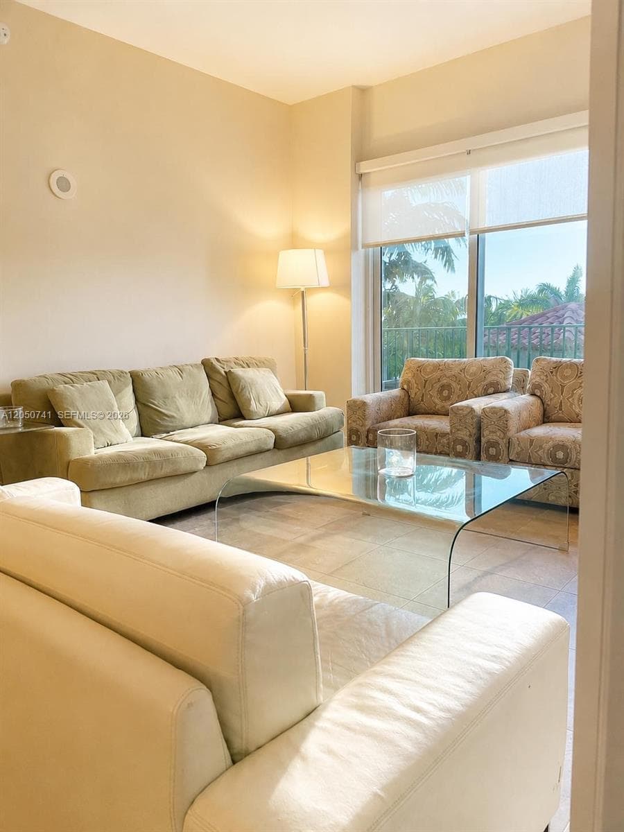 20000 E Country Club Dr # 405, Aventura, FL 33180 photo 3