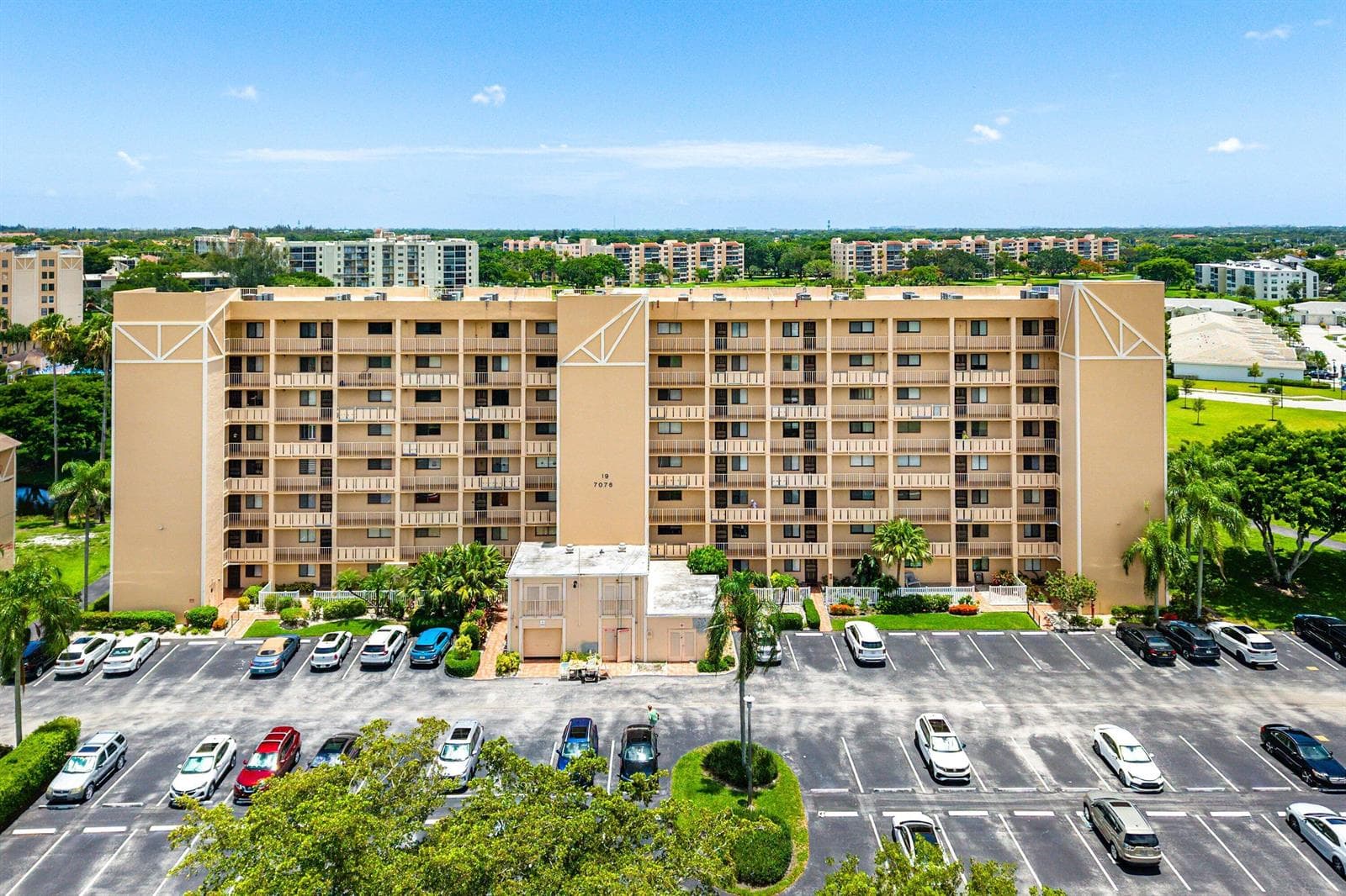 7076 Huntington Lane # 502, Delray Beach, FL 33446 photo 2