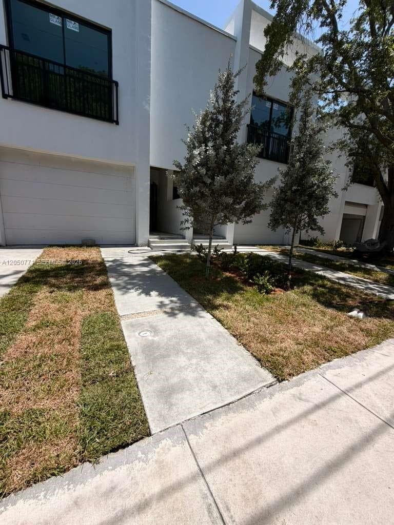 138 NW 33rd St, Miami, FL 33127 photo 2
