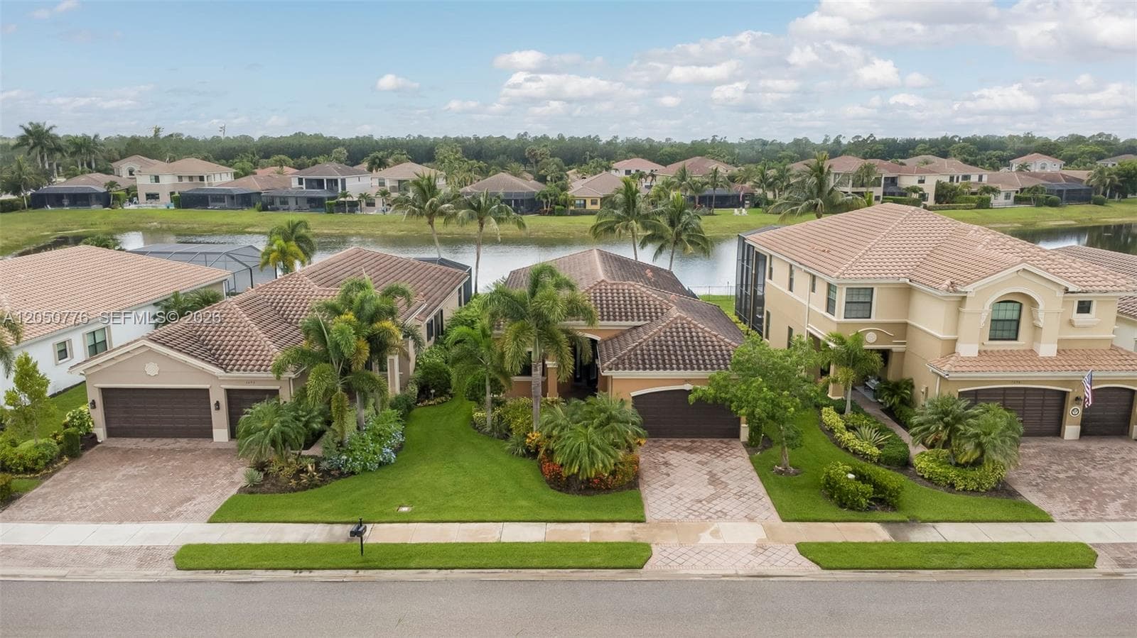 3694 Pleasant Springs, Naples, FL 34119 photo 2
