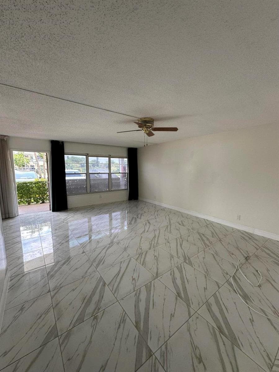 103 Greenbrier C, West Palm Beach, FL 33417 photo 3