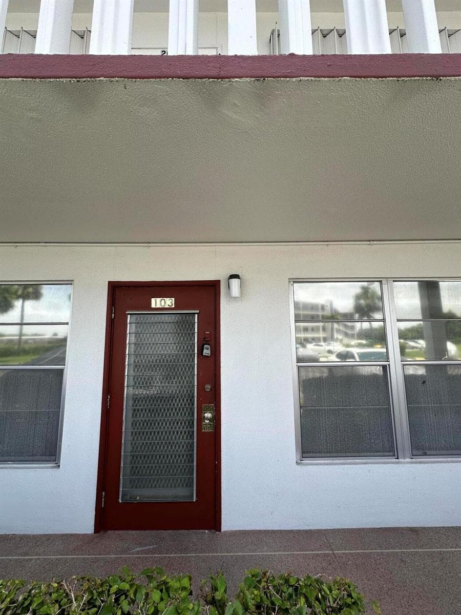 103 Greenbrier C, West Palm Beach, FL 33417
