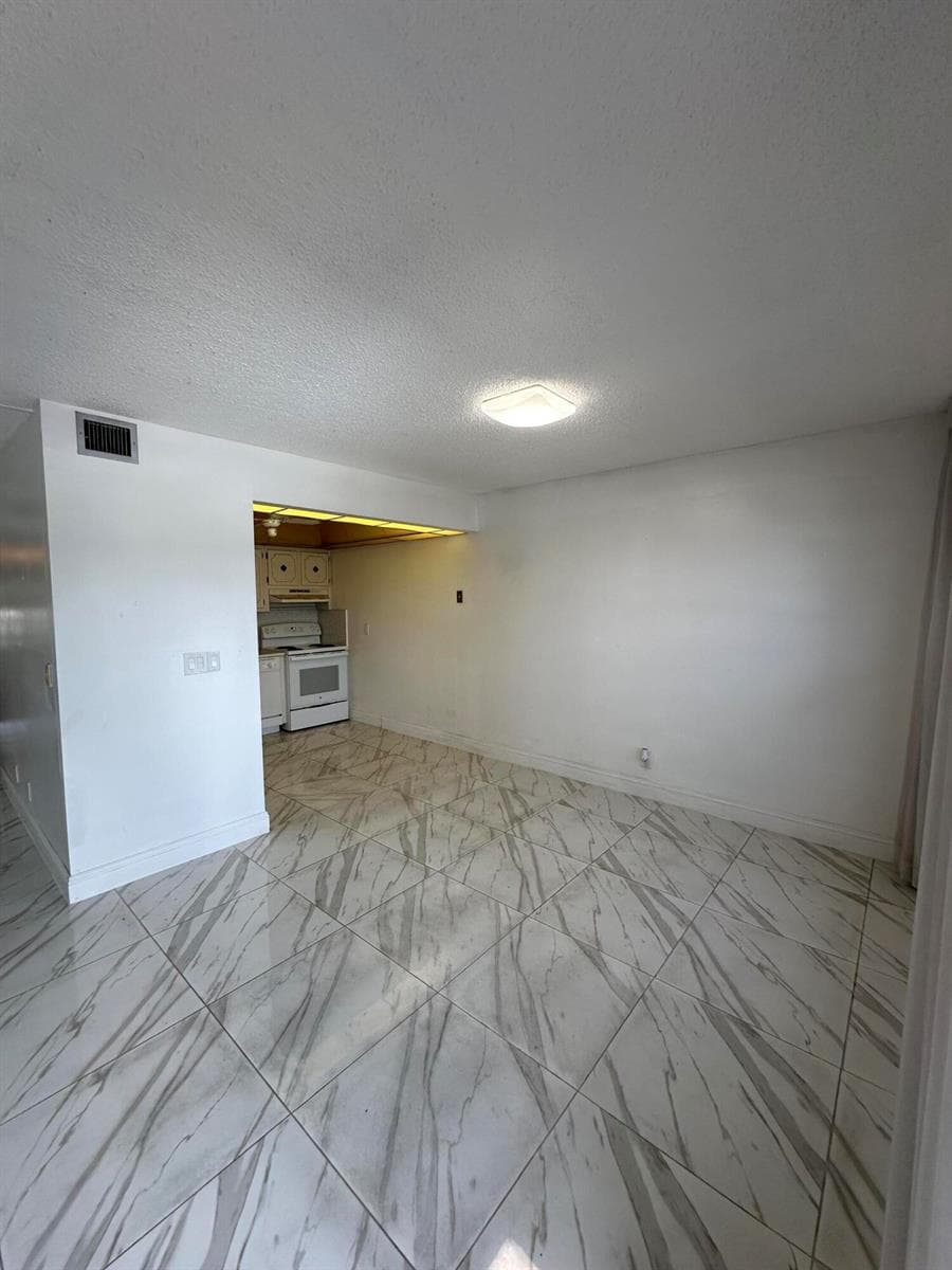 103 Greenbrier C, West Palm Beach, FL 33417 photo 5