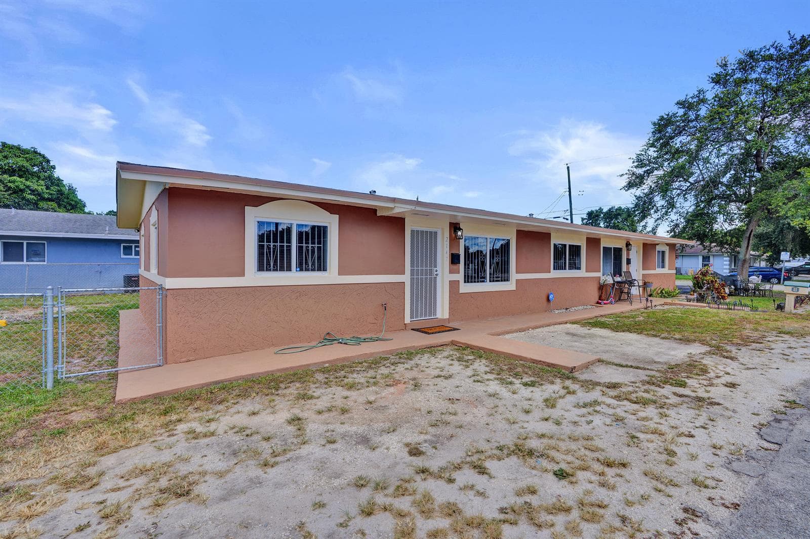 2147 NW 100th Street, Miami, FL 33147 photo 2