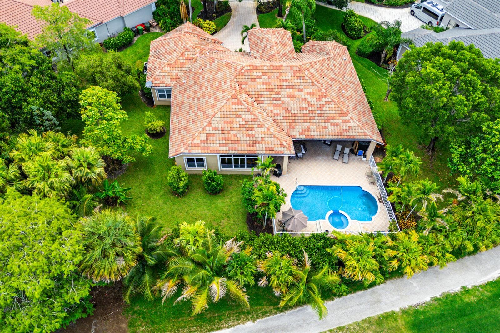 911 Forest Glen Lane, Wellington, FL 33414 photo 2