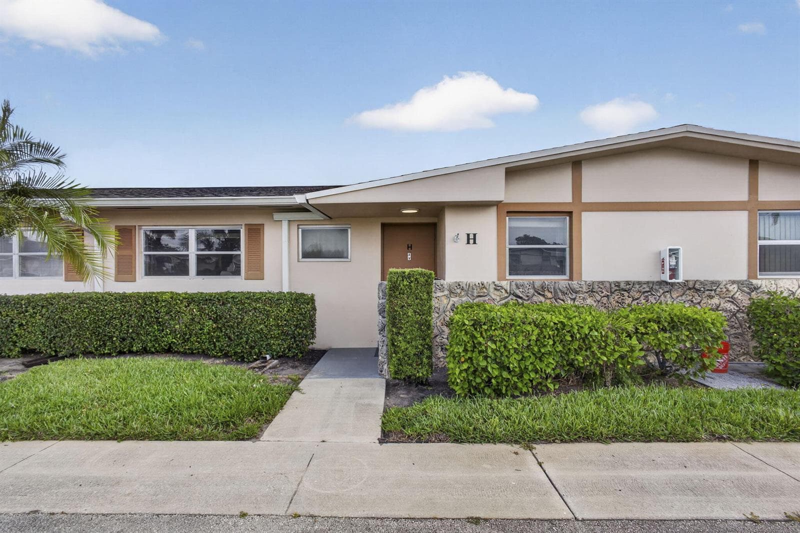 2703 Dudley Drive W # H, West Palm Beach, FL 33415
