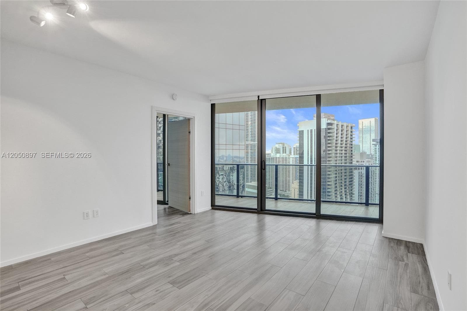 801 S Miami Ave # 3903, Miami, FL 33130 photo 5