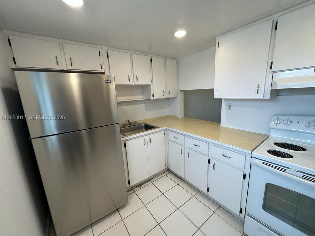505 NW 177th St # 111, Miami Gardens, FL 33169 photo 2