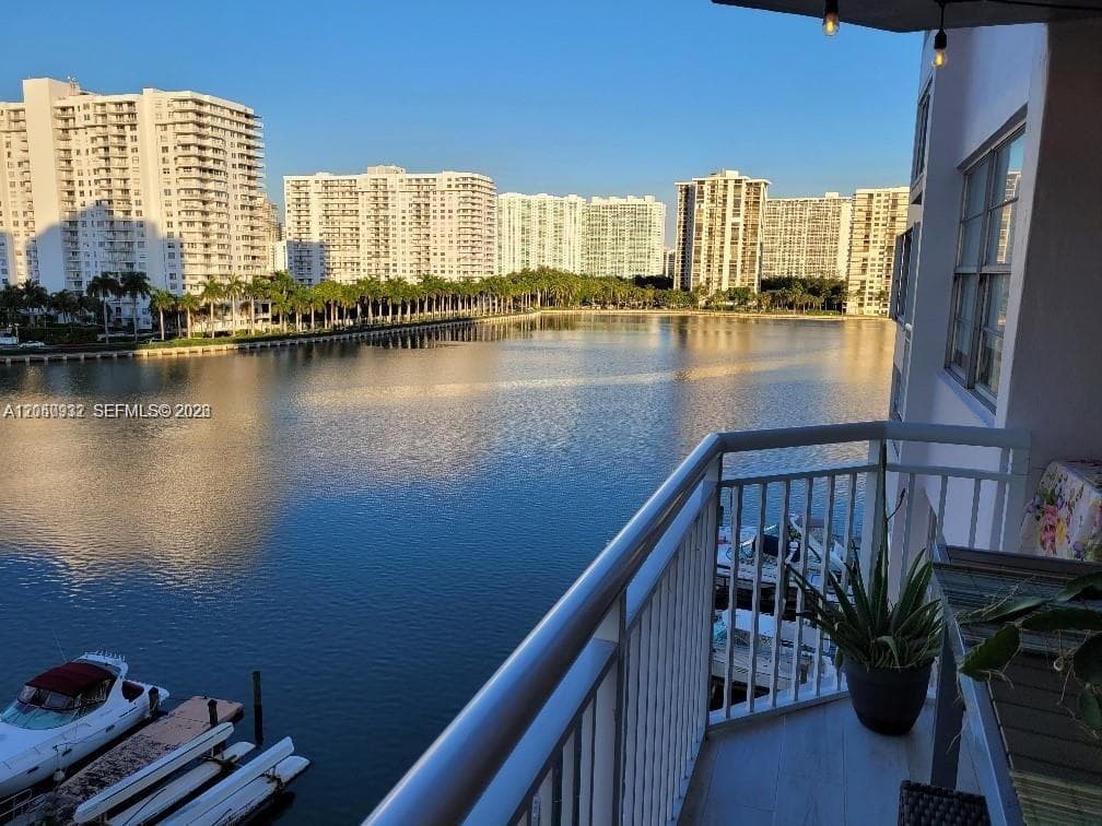 18081 Biscayne Blvd # 602, Aventura, FL 33160 photo 4