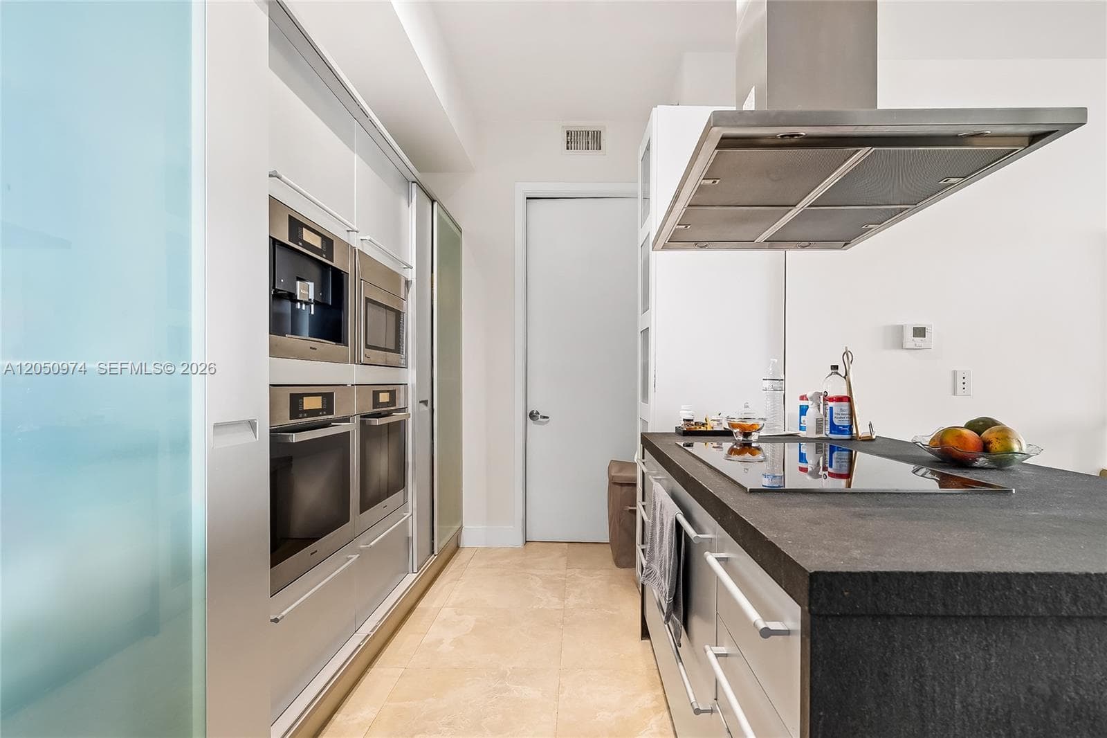 18201 Collins Ave # 3408, Sunny Isles Beach, FL 33160 photo 2