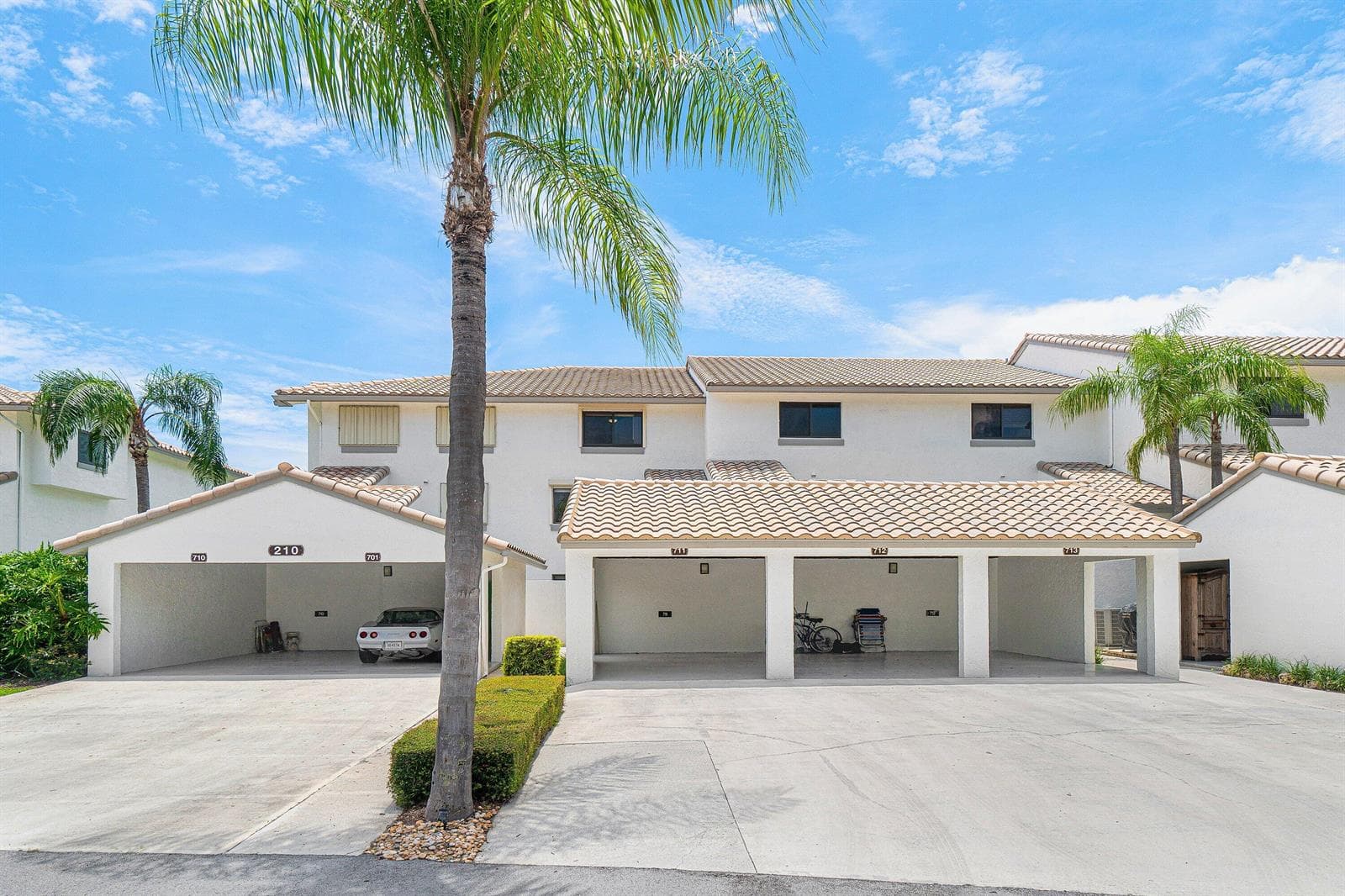 210 Captains Walk # 711, Delray Beach, FL 33483 photo 2