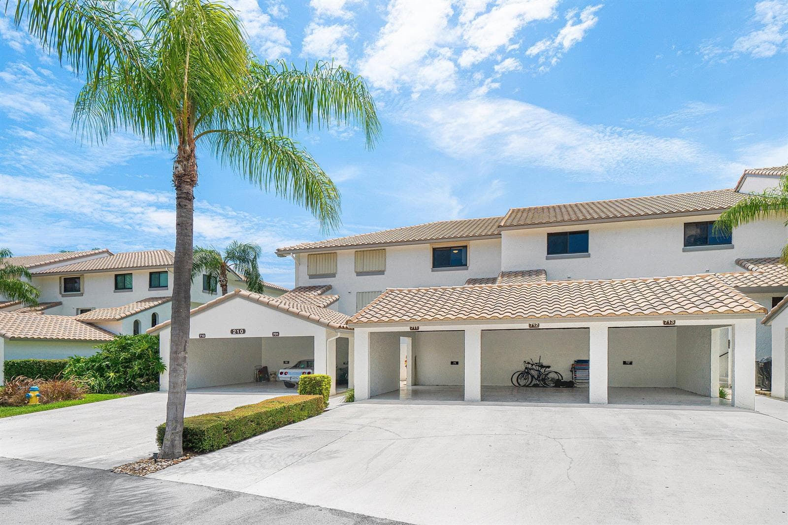 210 Captains Walk # 711, Delray Beach, FL 33483 photo 3