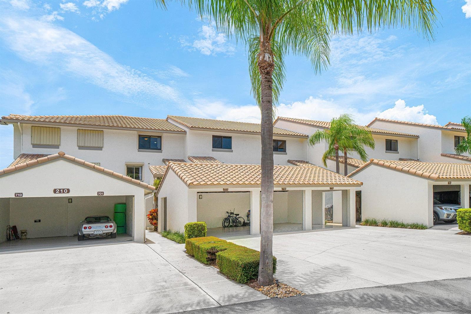 210 Captains Walk # 711, Delray Beach, FL 33483 photo 4