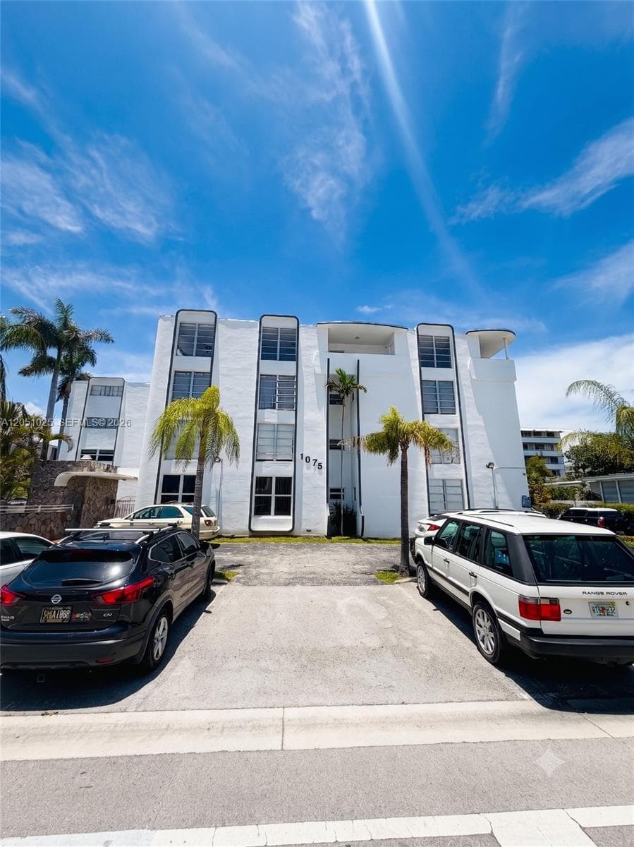 1075 93rd St # 401, Bay Harbor Islands, FL 33154
