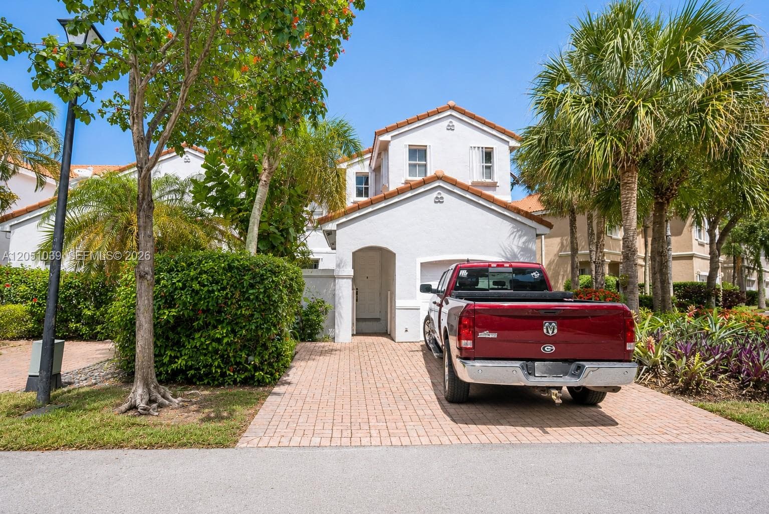 1115 Weeping Willow Way, Hollywood, FL 33019 photo 2