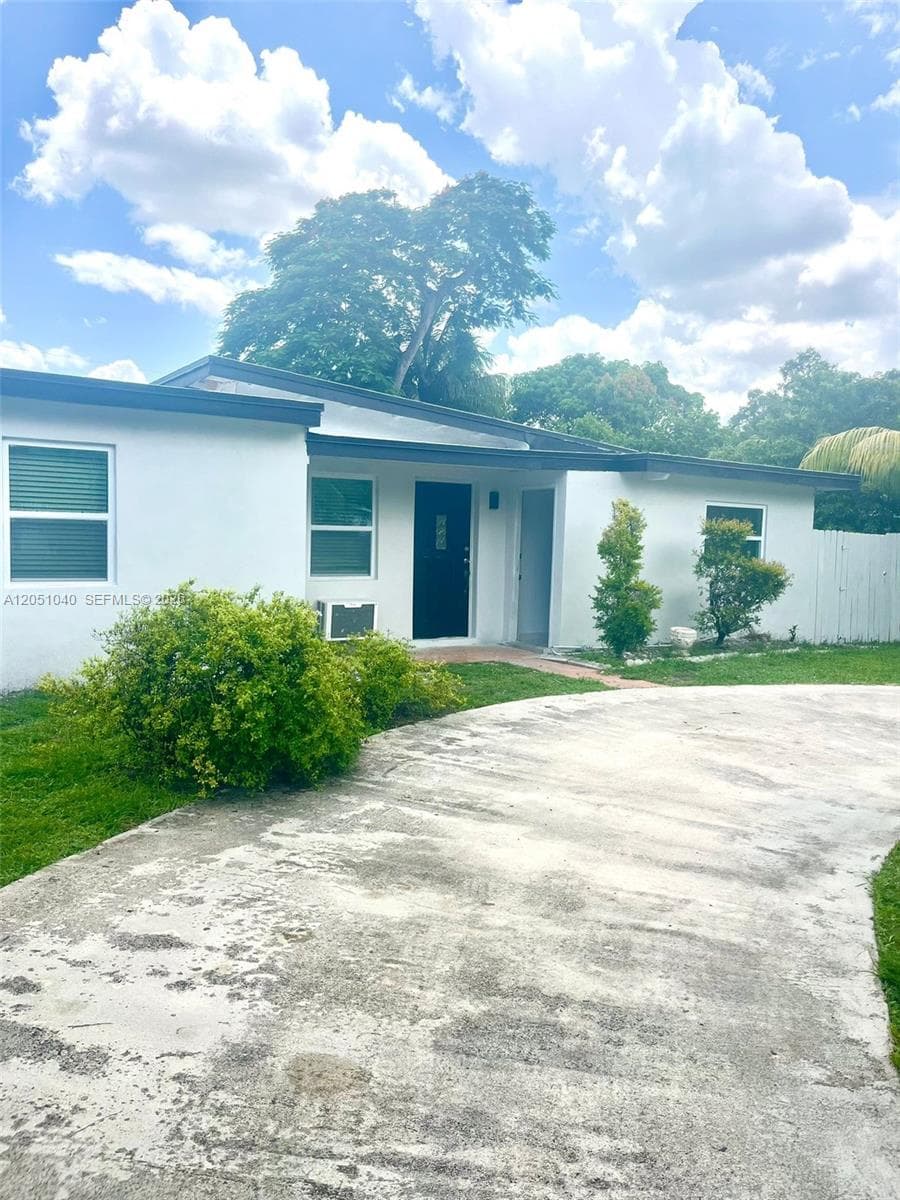 116 EDMUND RD, West Park, FL 33023