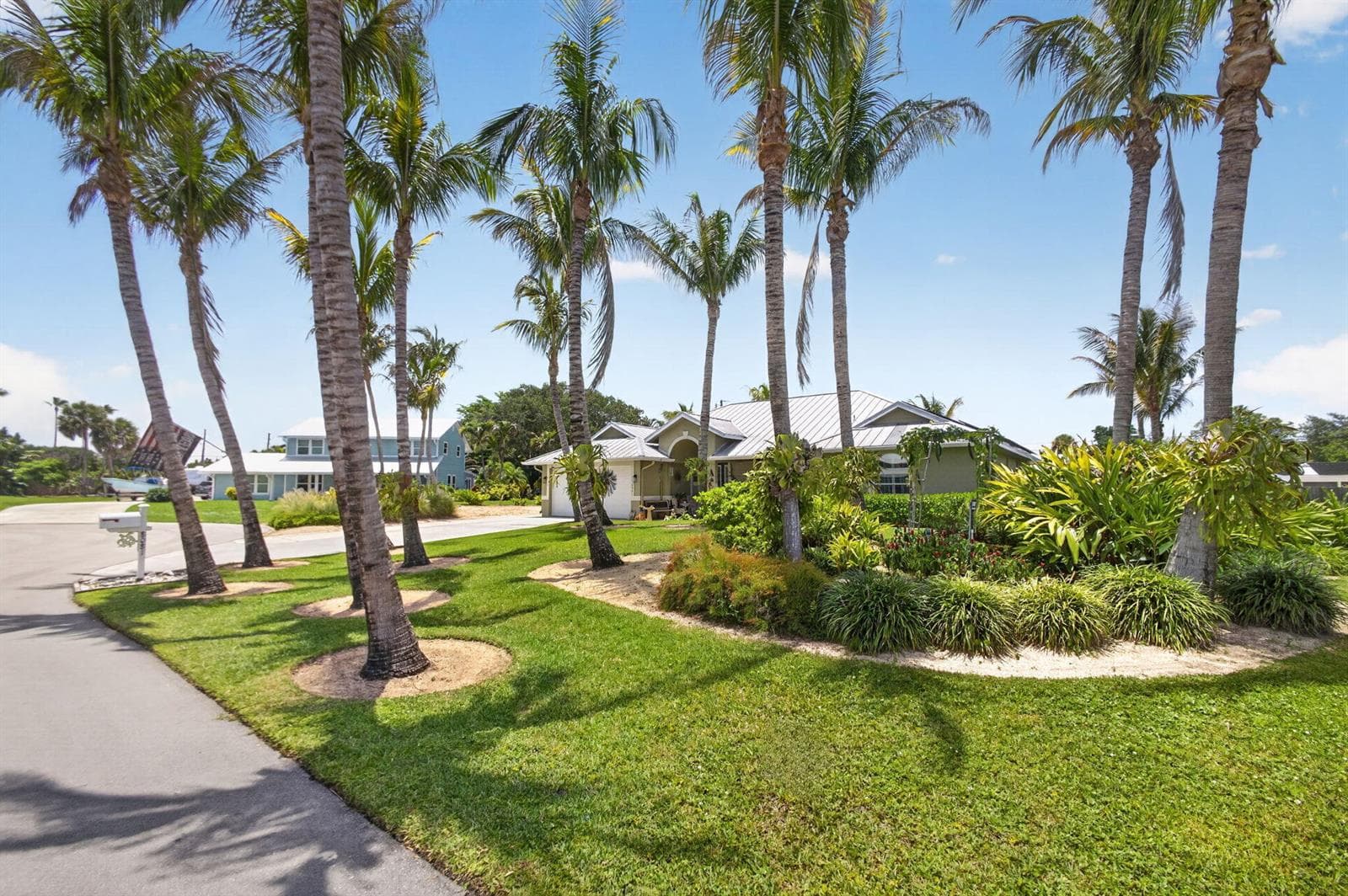 8081 SE Shiloh Terrace, Hobe Sound, FL 33455 photo 3
