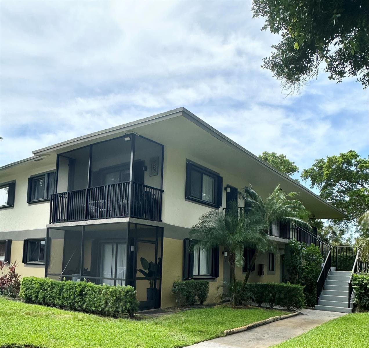588 Trace Circle # 211, Deerfield Beach, FL 33441 photo 2