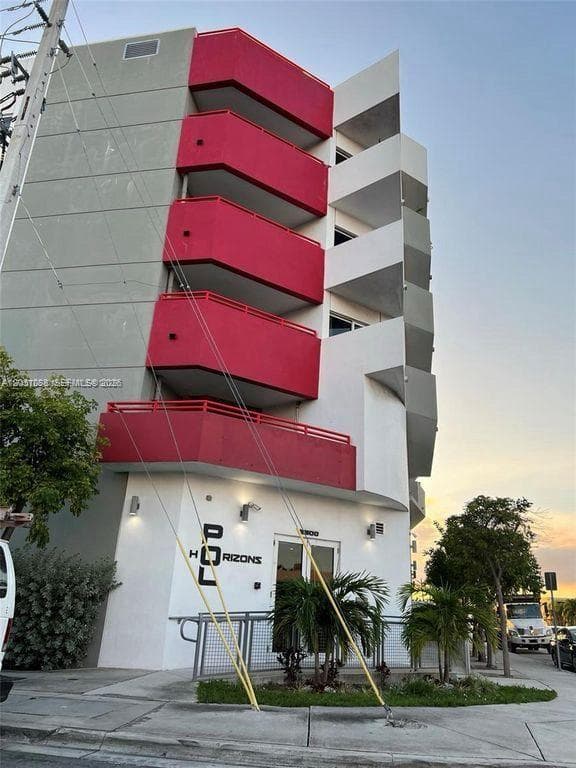 2300 NW 7th Street # 304, Miami, FL 33125