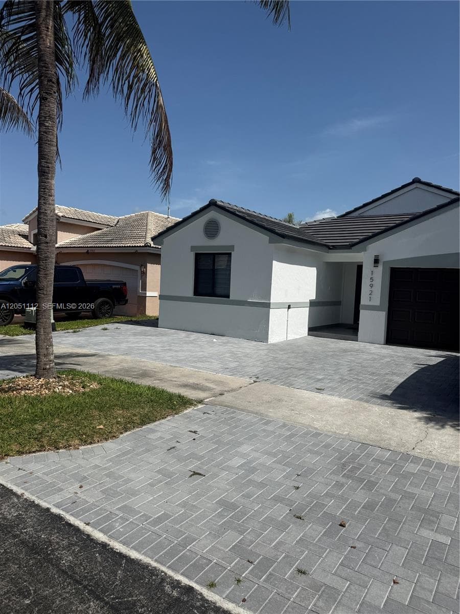 15921 SW 82 ST, Miami, FL 33193 photo 2
