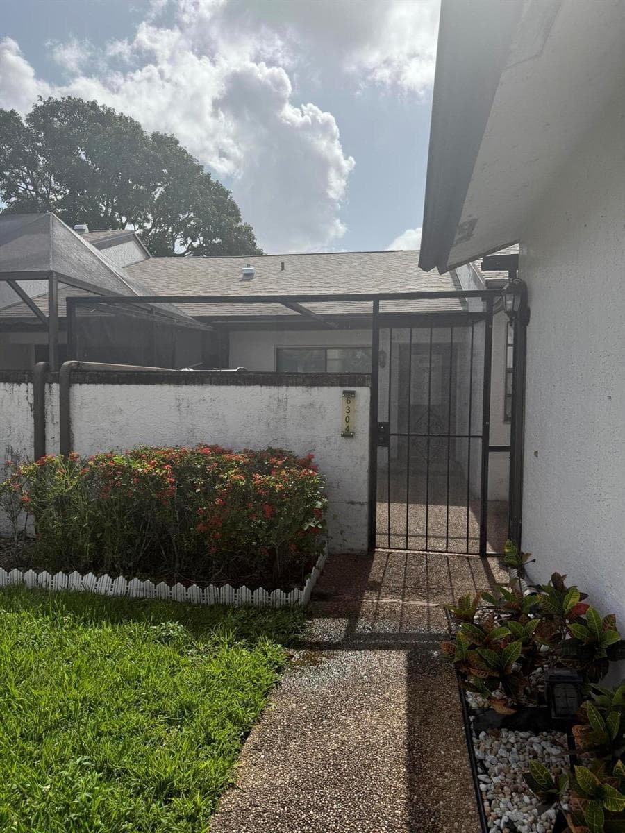 6304 Wedgewood Terrace # B8, Tamarac, FL 33321 photo 2