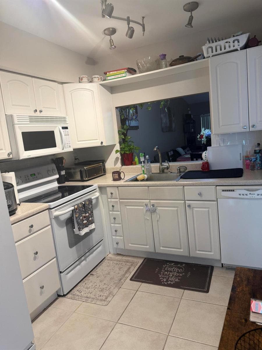 6304 Wedgewood Terrace # B8, Tamarac, FL 33321 photo 4