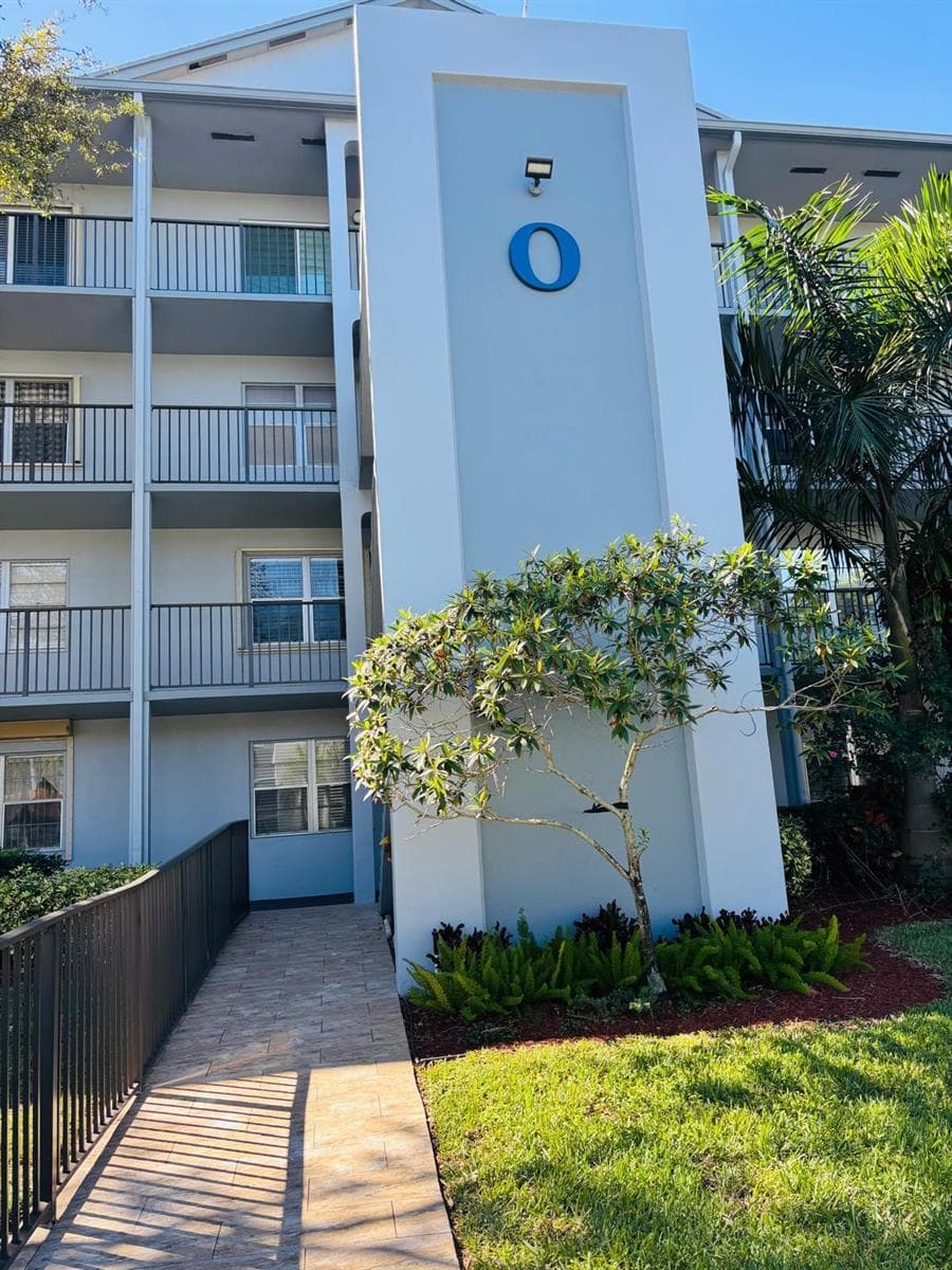 800 SW 125th Way # 112O, Pembroke Pines, FL 33027 photo 2
