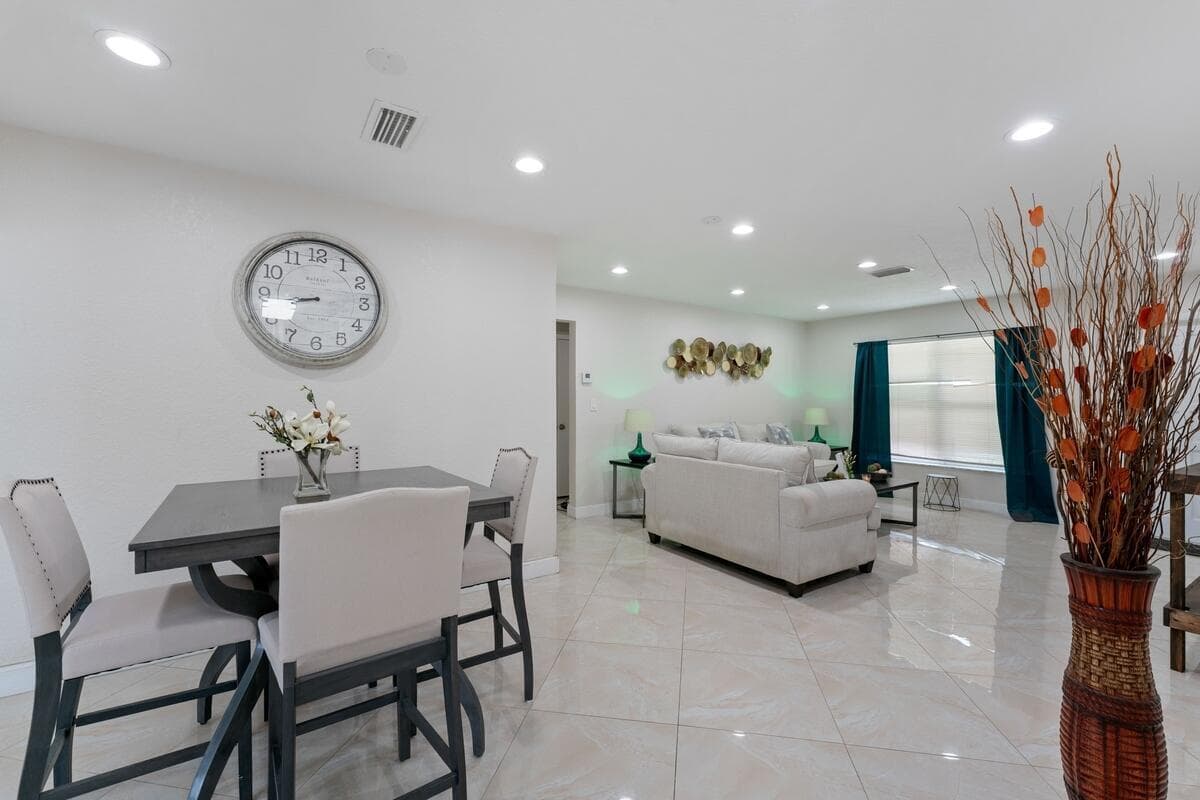 4184 NW 52nd Avenue, Lauderdale Lakes, FL 33319 photo 5