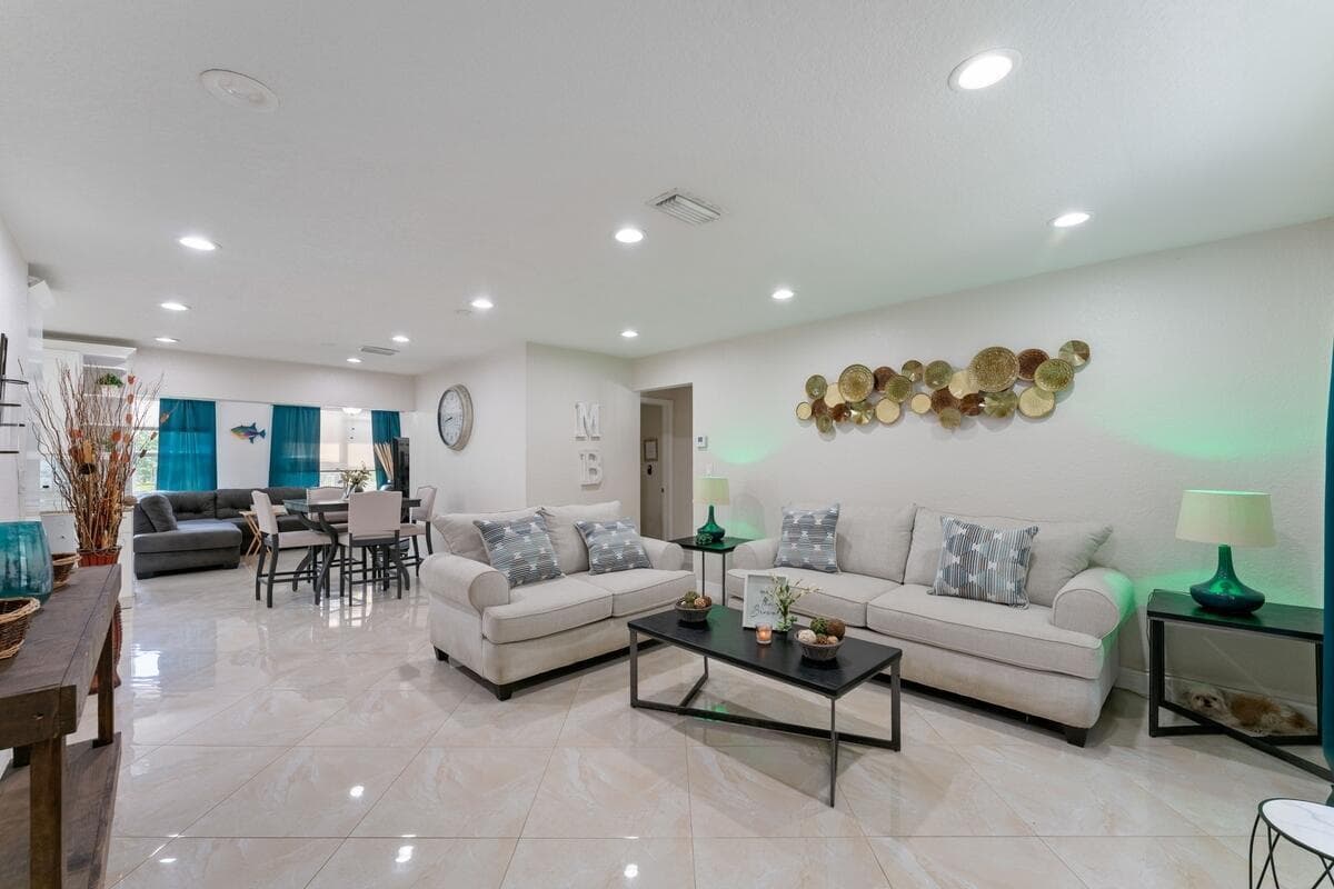 4184 NW 52nd Avenue, Lauderdale Lakes, FL 33319 photo 4