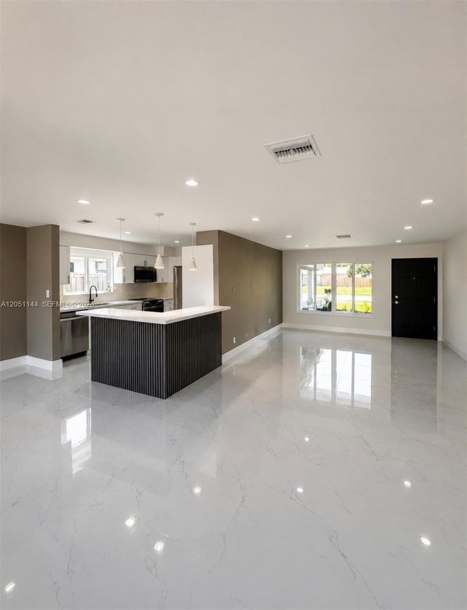 3430 SW 17th St, Fort Lauderdale, FL 33312 photo 4