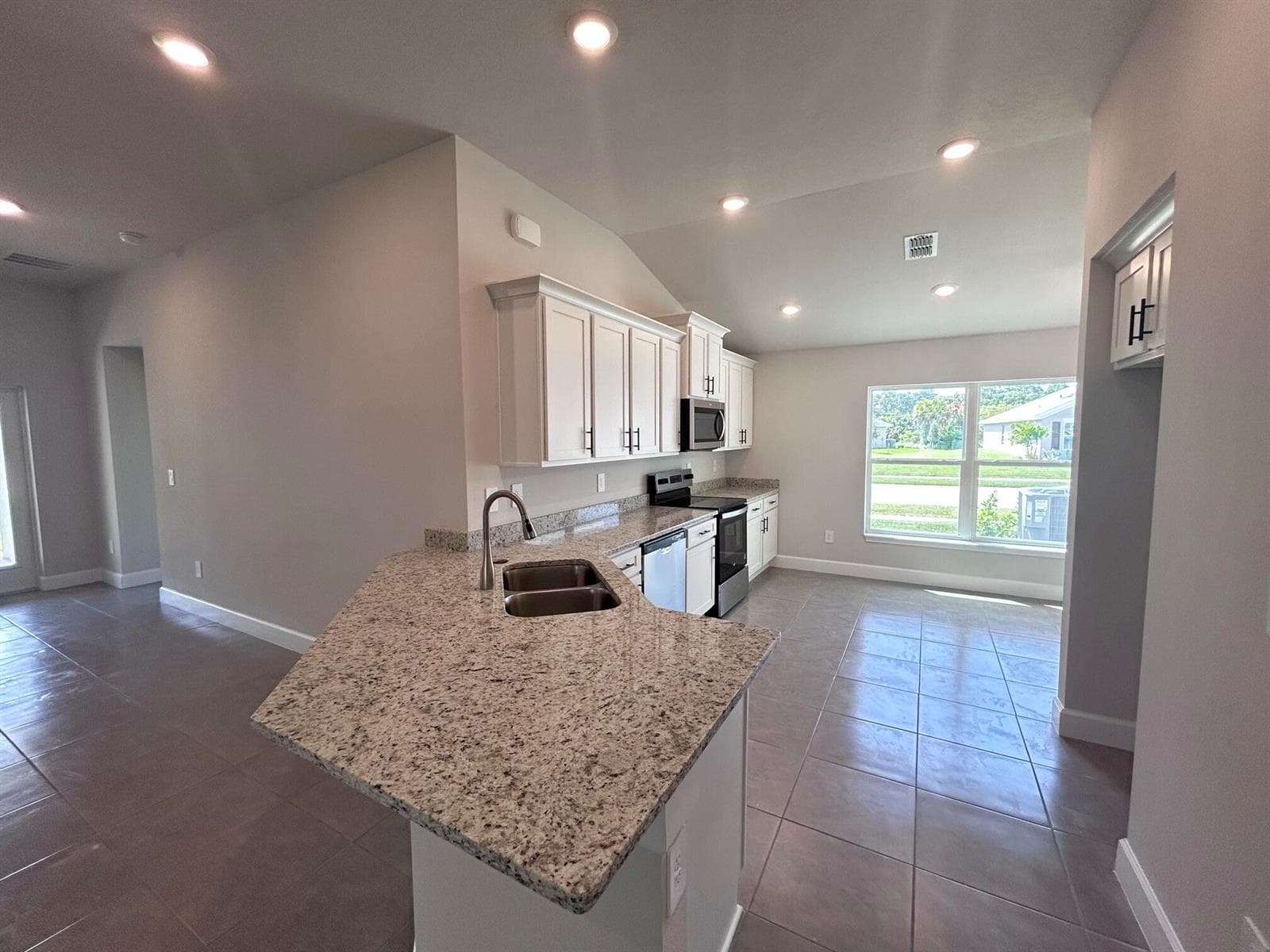 5747 Waterstone Boulevard, Fort Pierce, FL 34951 photo 5