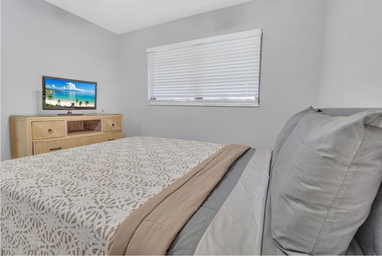 1304 SE 2nd Avenue, Deerfield Beach, FL 33441 photo 4