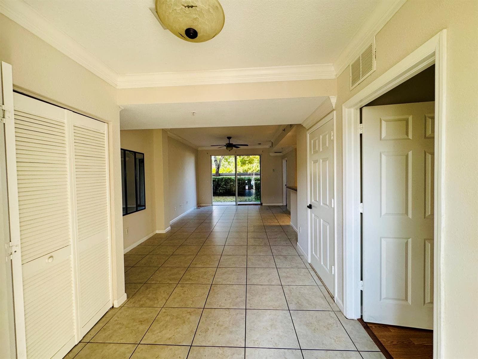 1954 Freeport Lane # 1954, Riviera Beach, FL 33404 photo 2