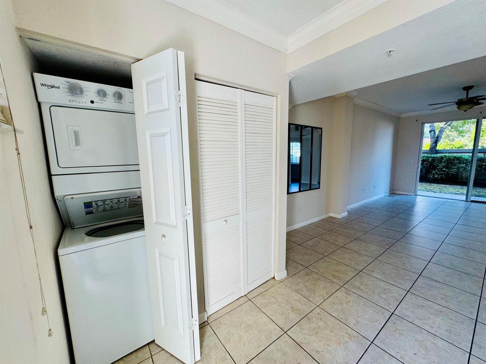 1954 Freeport Lane # 1954, Riviera Beach, FL 33404 photo 3