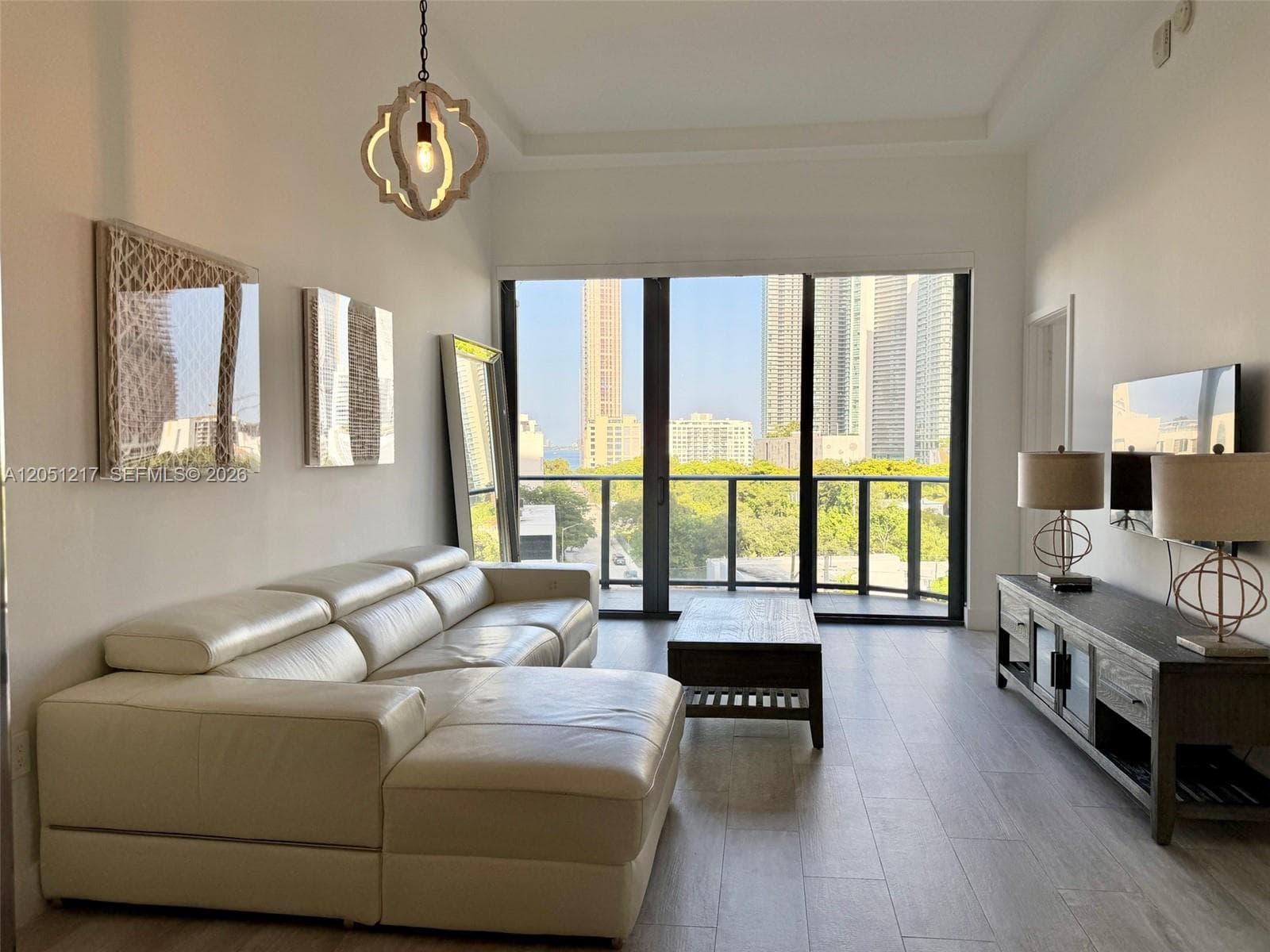 121 NE 34th St # L605, Miami, FL 33137 photo 3