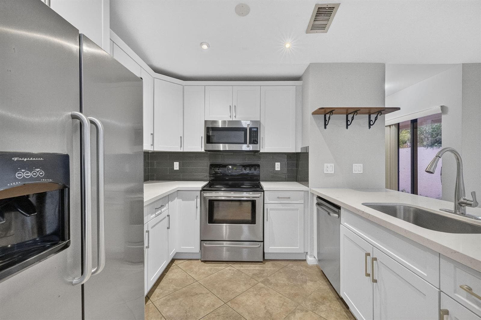 3076 S Oakland Forest Drive # 503, Oakland Park, FL 33309 photo 3
