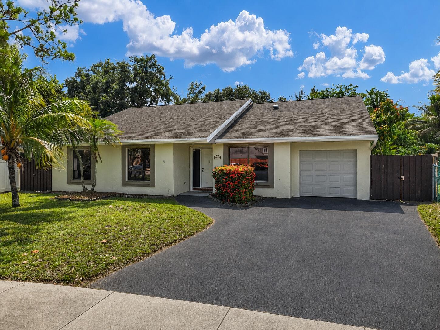 3930 NW 79th Way, Davie, FL 33024 photo 4