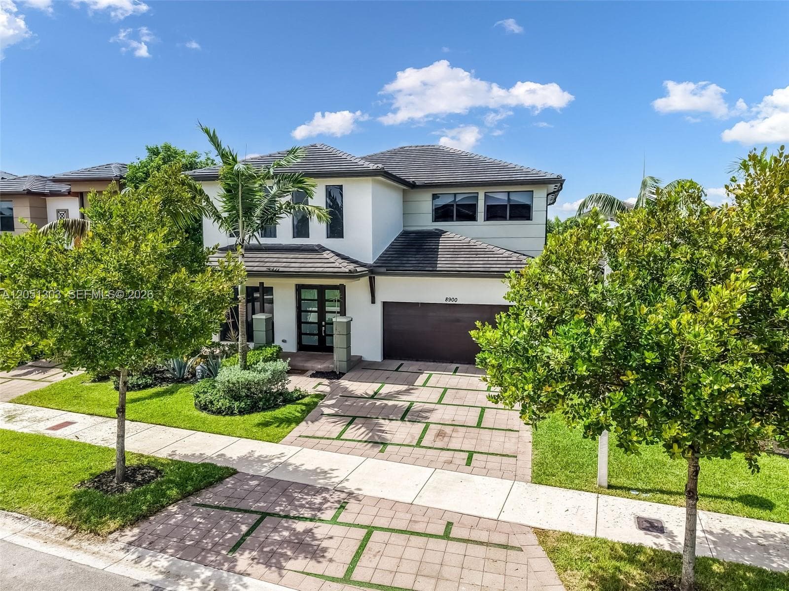 8900 NW 161st Ter, Miami Lakes, FL 33018 photo 2