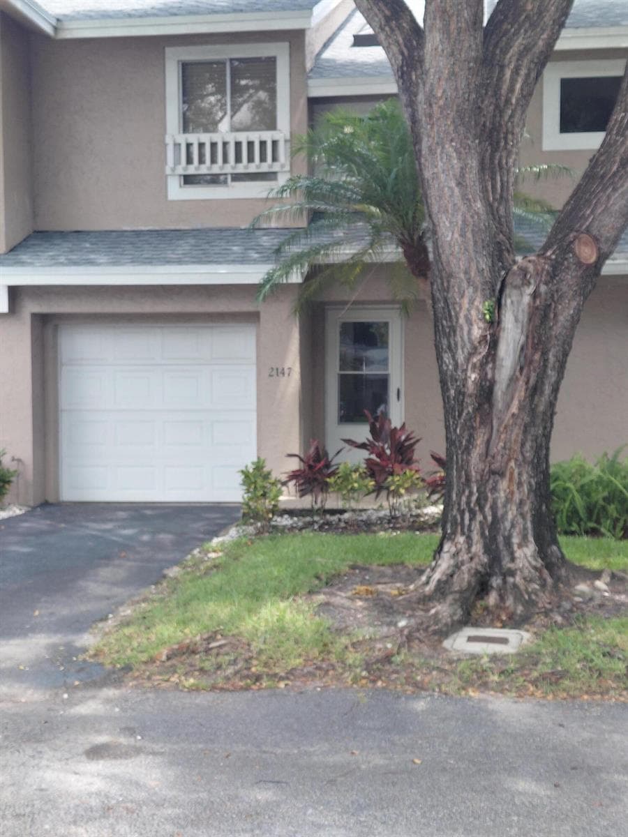 2147 Discovery Circle W, Deerfield Beach, FL 33442 photo 2