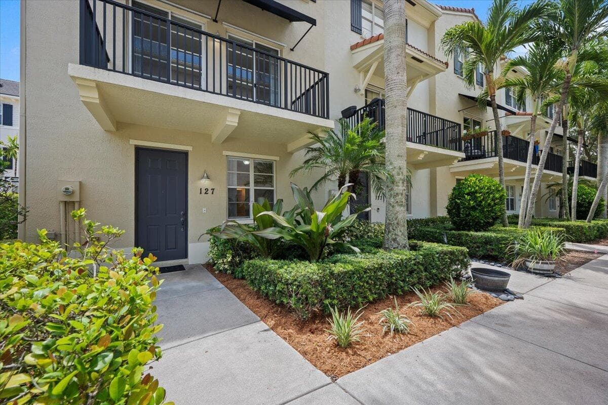 127 Greenwich Circle, Jupiter, FL 33458 photo 4