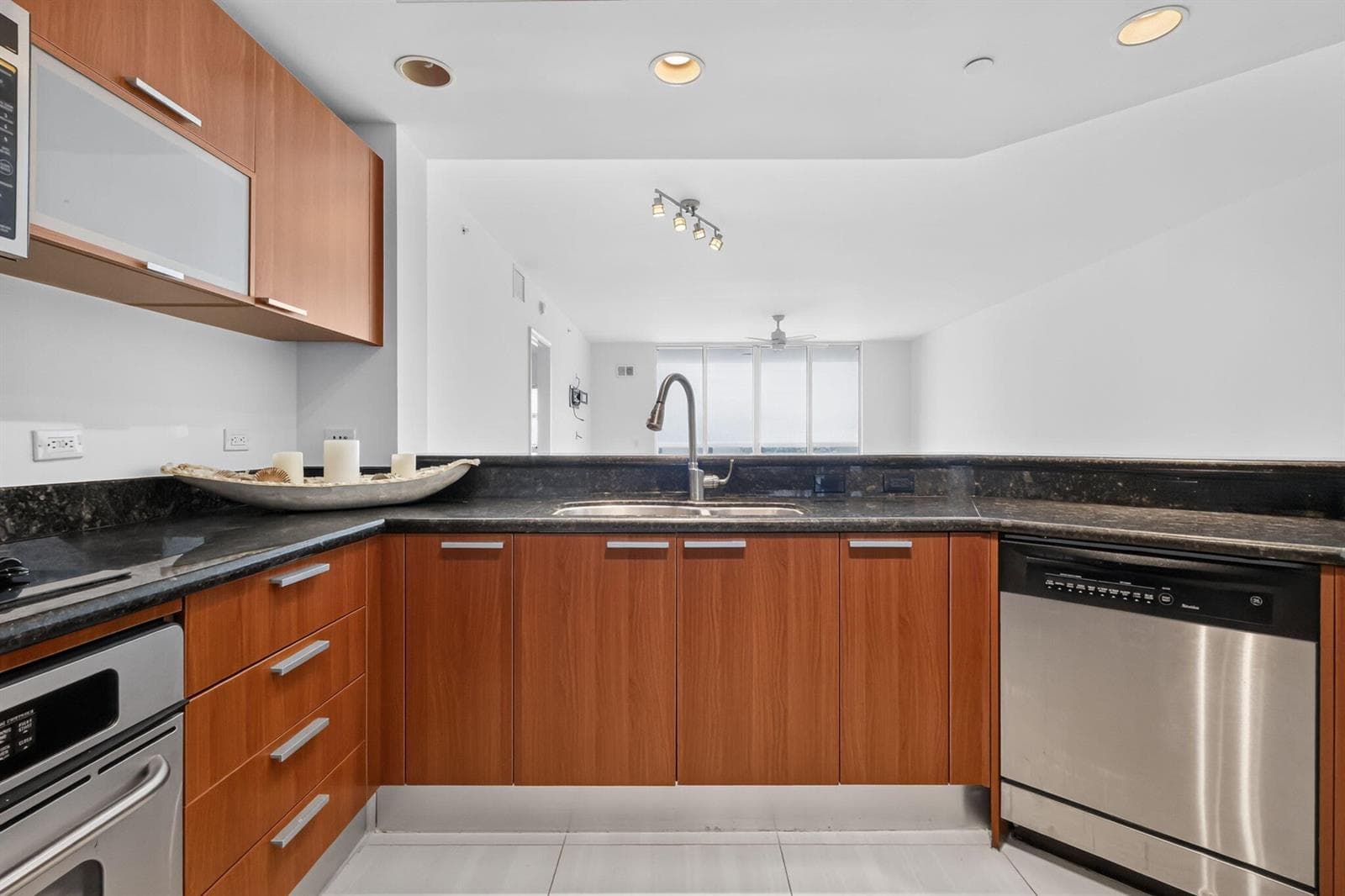 2650 Lake Shore Drive # 1005, Riviera Beach, FL 33404 photo 3