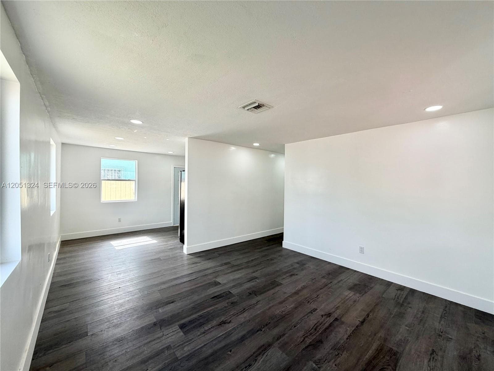 685 SE Park Dr, Hialeah, FL 33010 photo 4