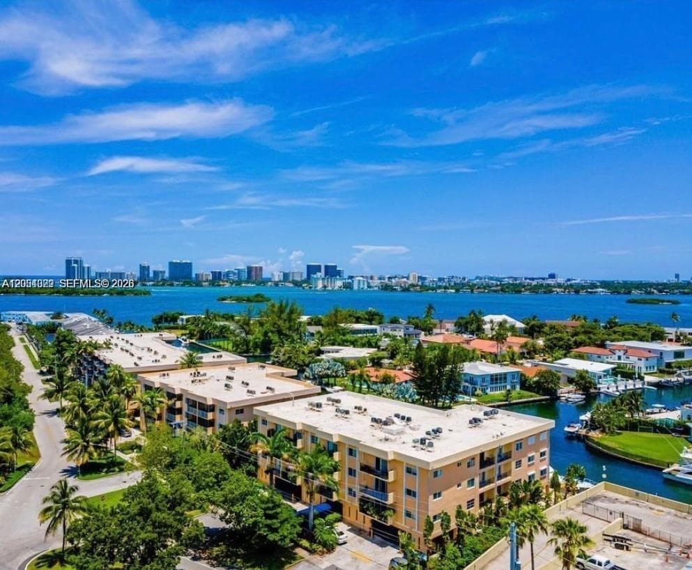 2600 NE 135th St # 4J-A, North Miami, FL 33181 photo 3
