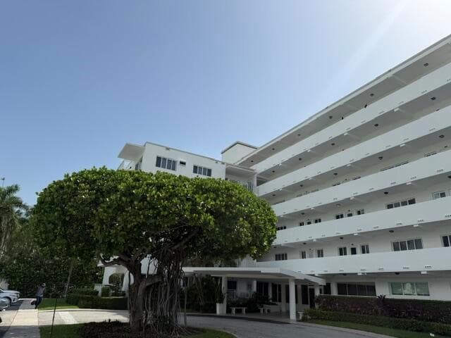 33 S Ocean Avenue # 108, Singer Island, FL 33404 photo 2