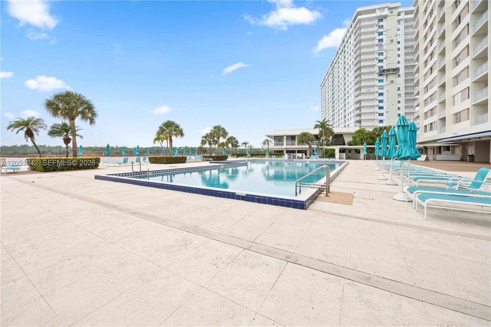 300 Bayview Dr # 903, Sunny Isles Beach, FL 33160 photo 2