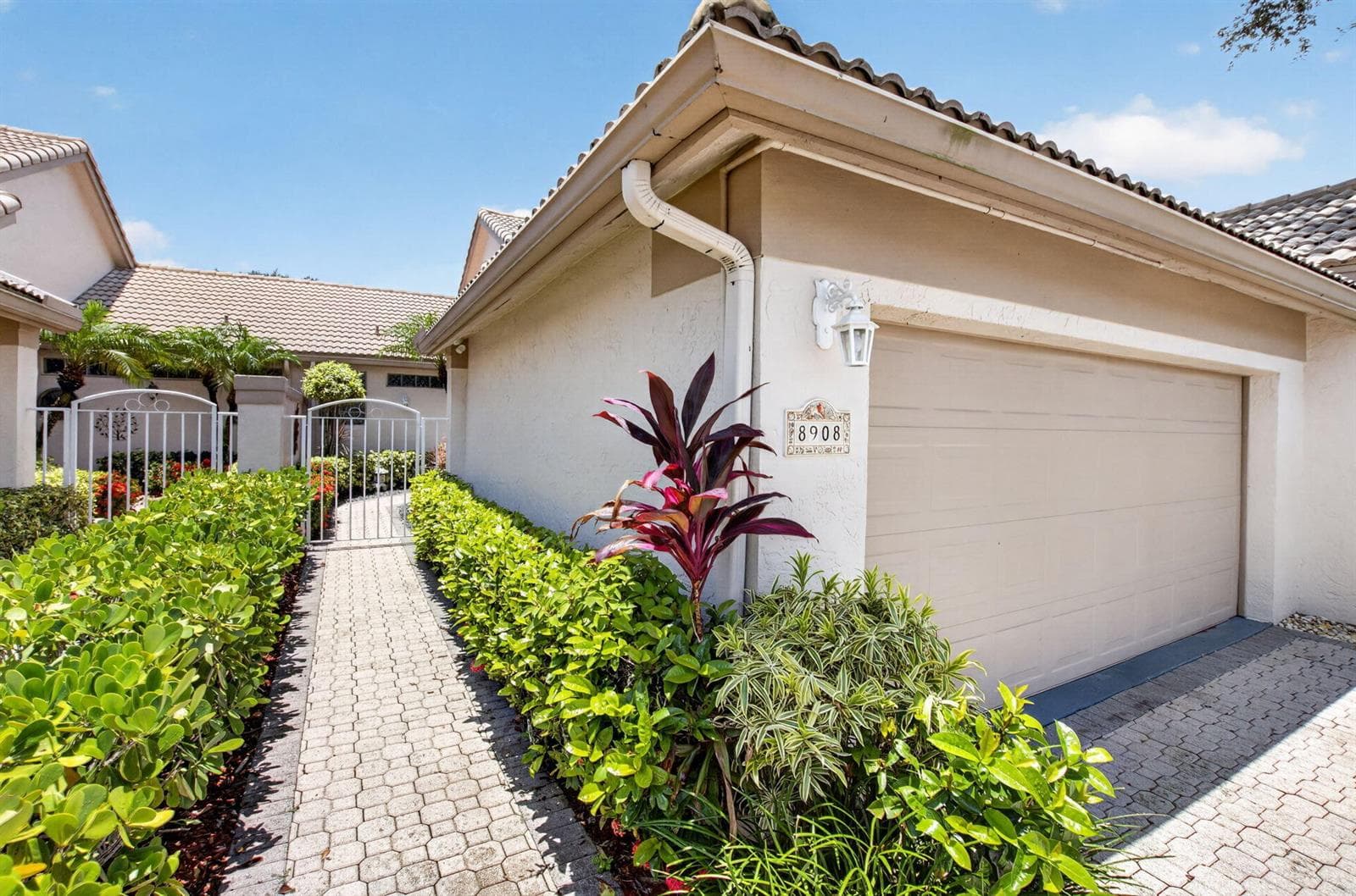 8908 Shoal Creek Lane, Boynton Beach, FL 33472 photo 2