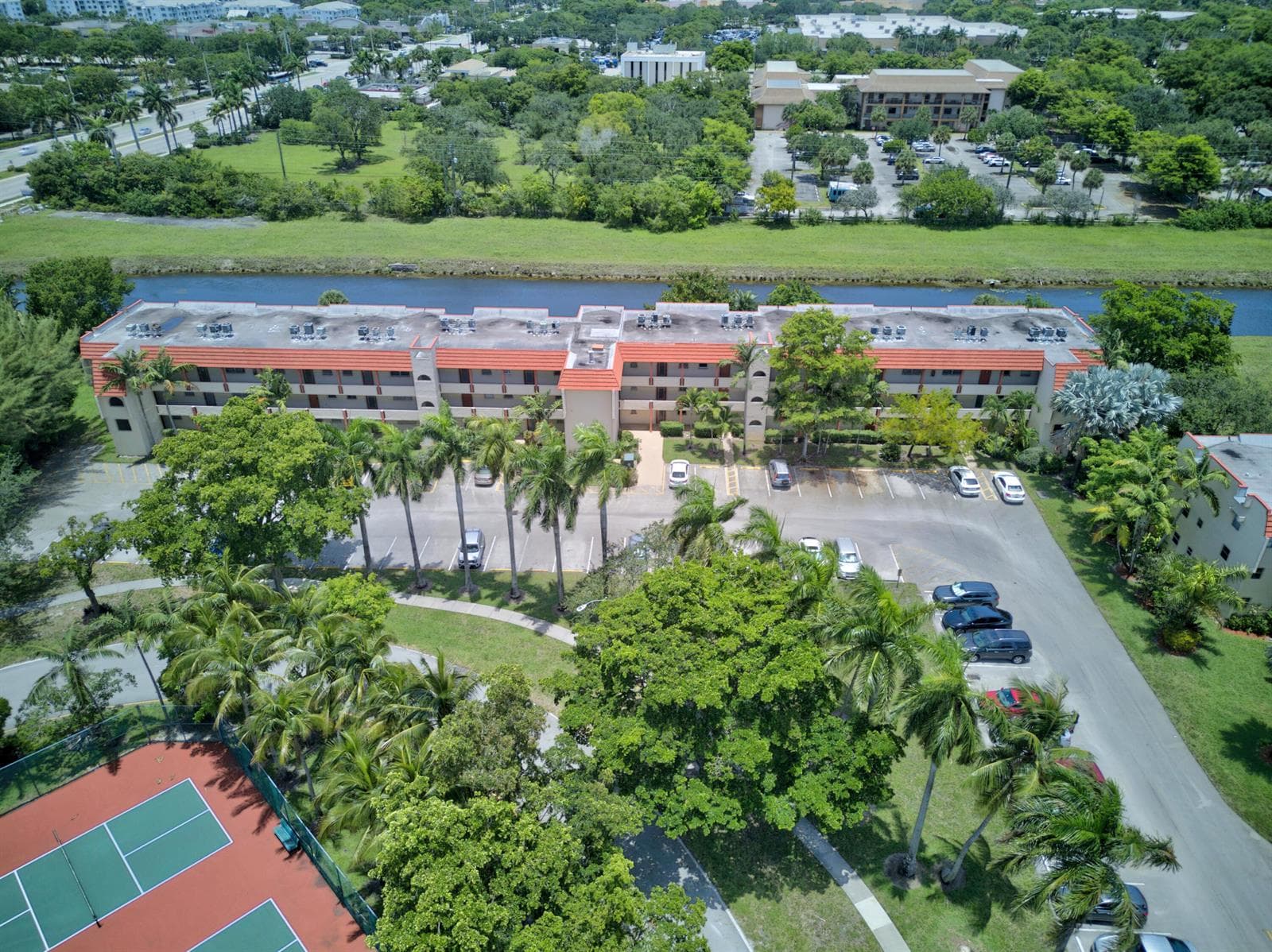 8101 N Sunrise Lakes Drive N # 112, Sunrise, FL 33322 photo 2