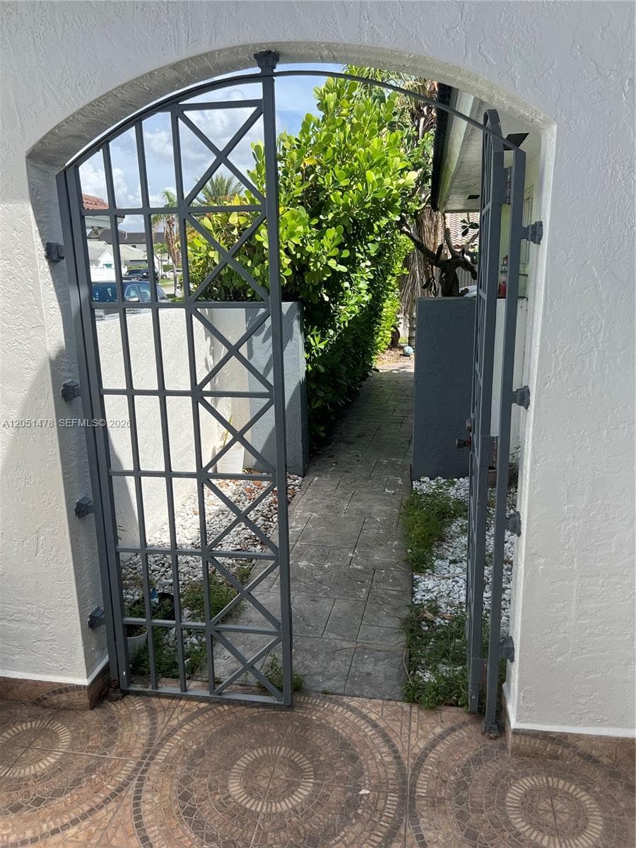 5861 SW 149th Ct, Miami, FL 33193 photo 2