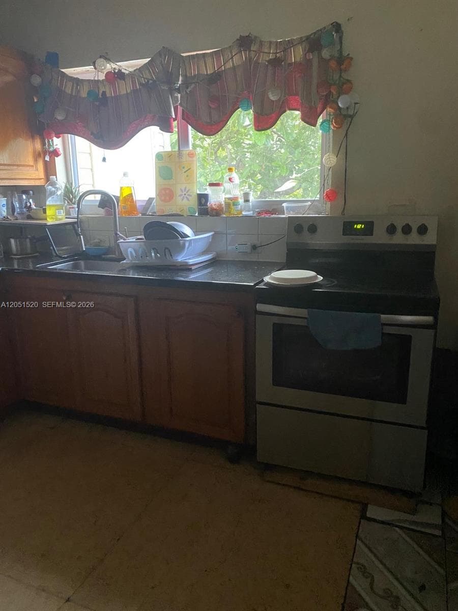 218 SW 10th Ave, Miami, FL 33130 photo 3